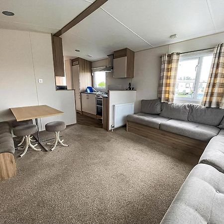 Superb 6 Berth Caravan At St Osyth Beach, Near Clacton-On-Sea Ref 28008Mc Clacton-on-Sea Exterior foto