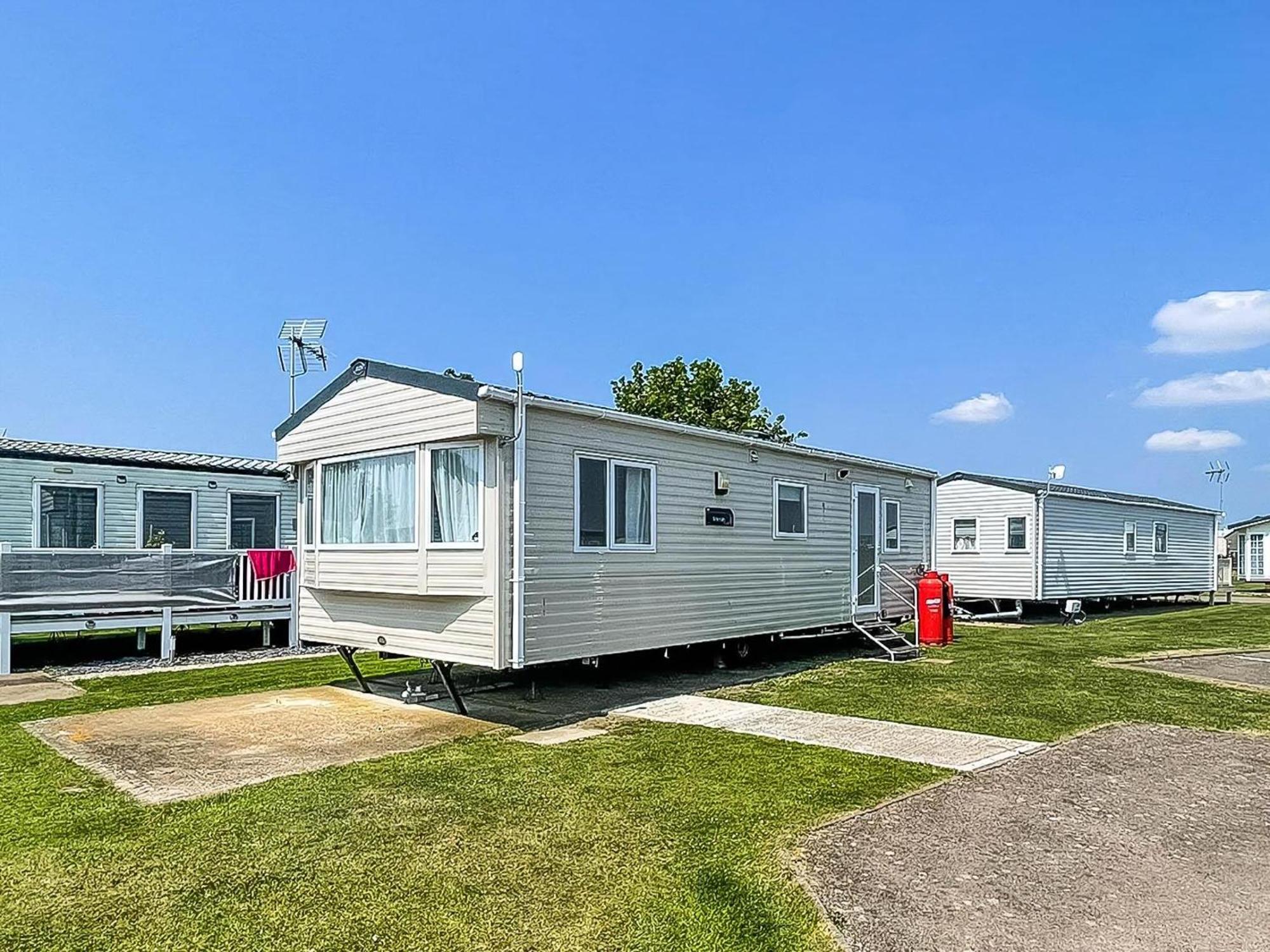 Superb 6 Berth Caravan At St Osyth Beach, Near Clacton-On-Sea Ref 28008Mc Clacton-on-Sea Exterior foto