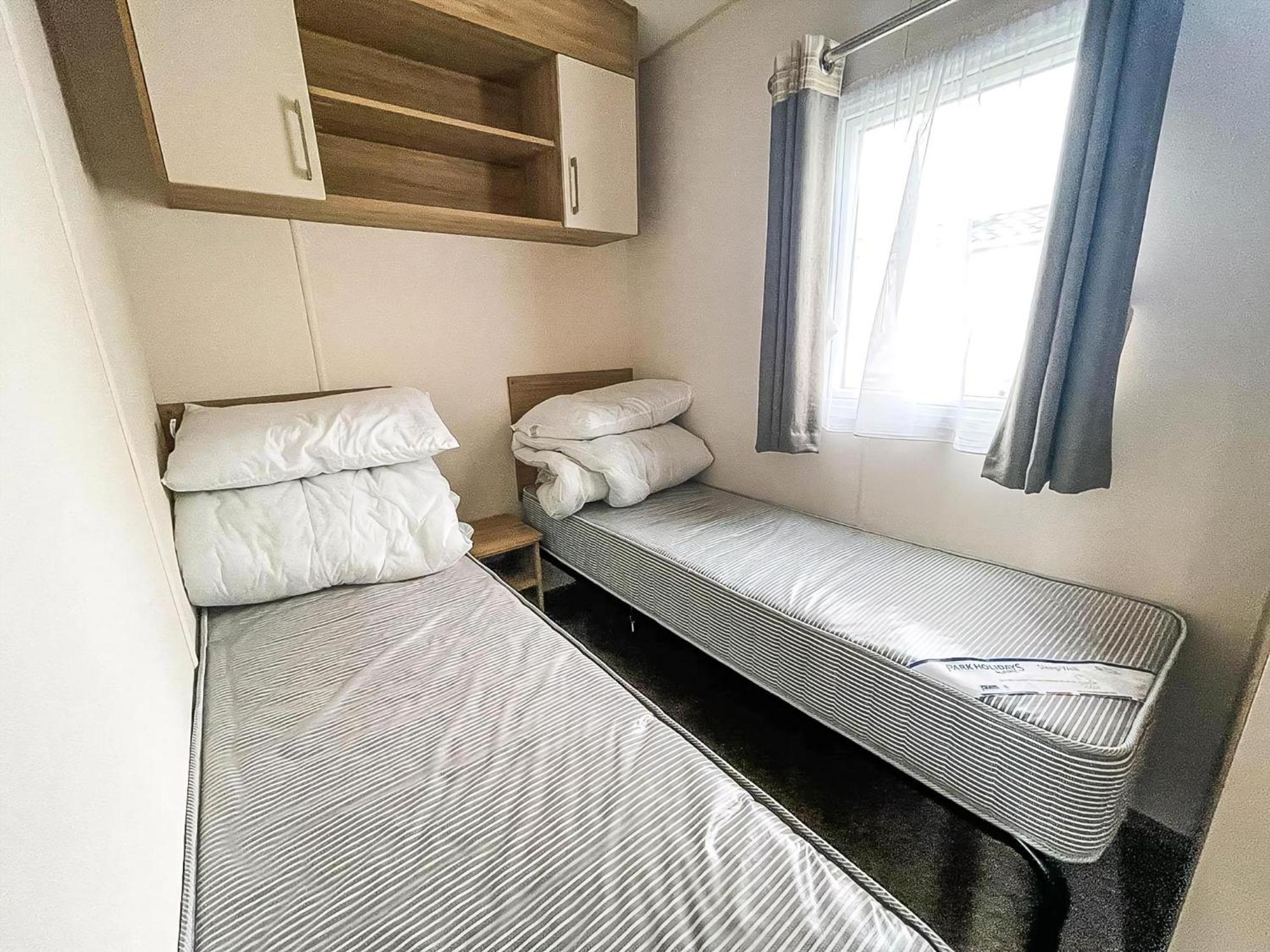 Superb 6 Berth Caravan At St Osyth Beach, Near Clacton-On-Sea Ref 28008Mc Clacton-on-Sea Exterior foto